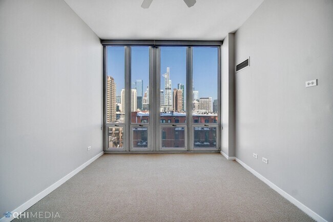 Building Photo - 1600 S Indiana Ave