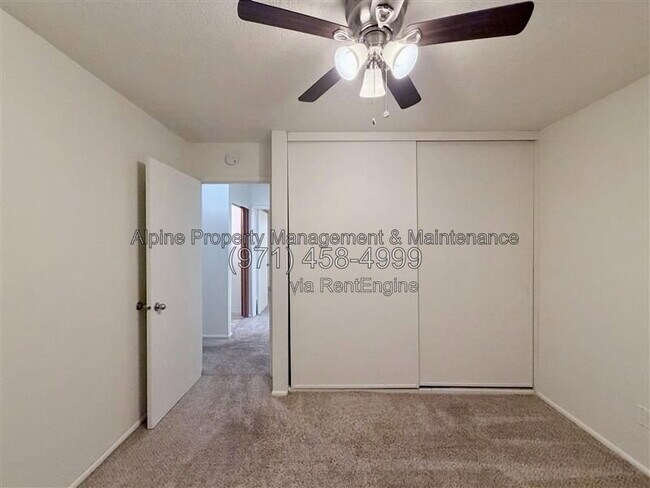 Building Photo - 925 NW Joy Ave