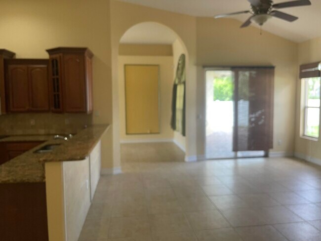 Building Photo - 3073 SW Savona Blvd