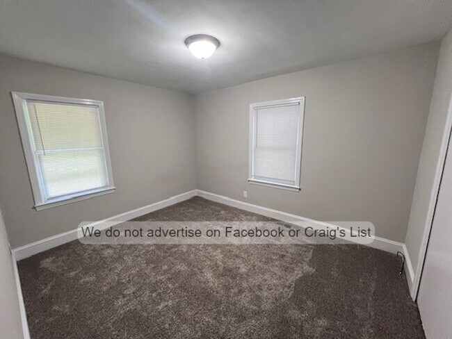 Building Photo - 5306 Walnut Dr