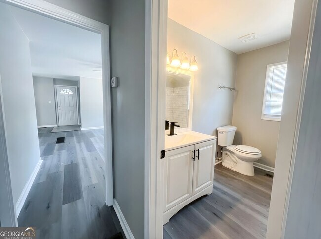 Building Photo - 3730 Clovis Ct NW