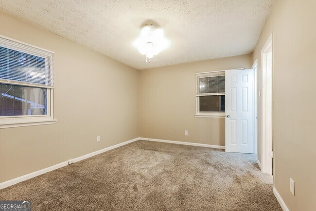 Building Photo - 3560 Satellite Blvd