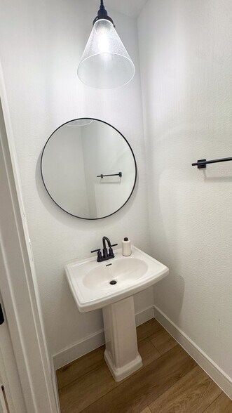 Building Photo - 733 Faith Bud Ln