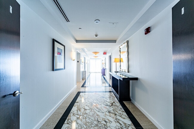 Building Photo - 4391 Collins Ave