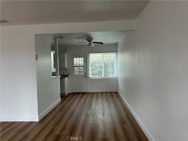 Building Photo - 4930 N Vincent Ave