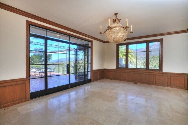 Building Photo - Breathtaking Private Estate