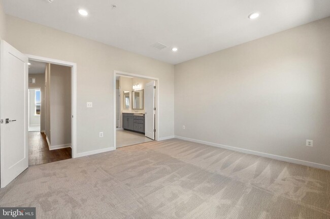 Building Photo - 23142 Horseshoe Trl Sq