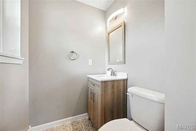 Building Photo - Updated Florissant Home!