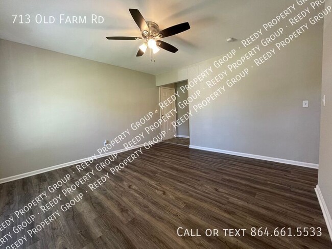 Building Photo - DISTRICT 6 - 3 bedroom / 1 bath available ...