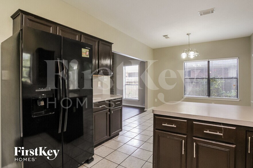 Building Photo - 2922 Eaglenest Ln