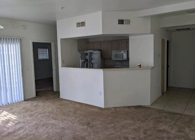 Building Photo - 600 W Grove Pky