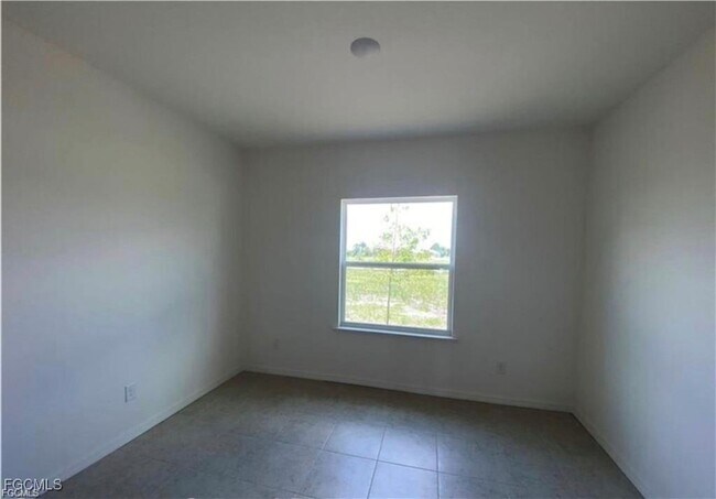Building Photo - 2032 NW 32nd Ct