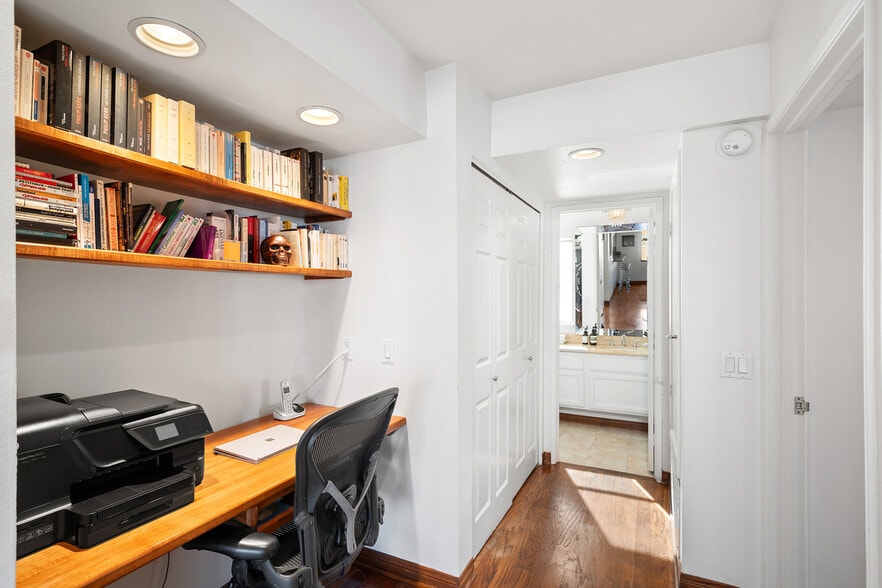 Desk Area - 432 S Hamel Rd