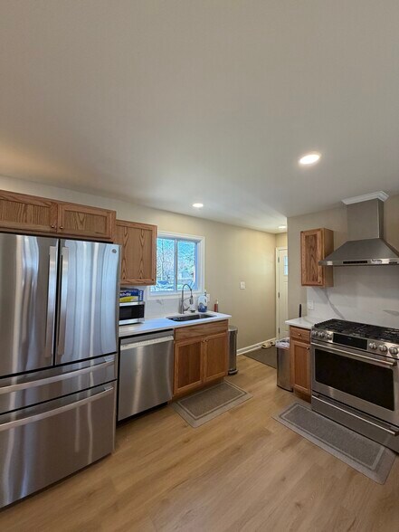 Building Photo - 6524 Greenleaf St