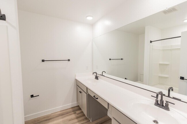 Building Photo - 16976 W Diana Ave