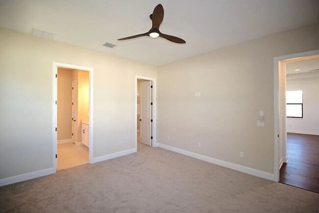 Building Photo - Coastal Living in Marina del Palma?!