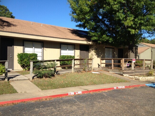 Primary Photo - 1411 N 10th St