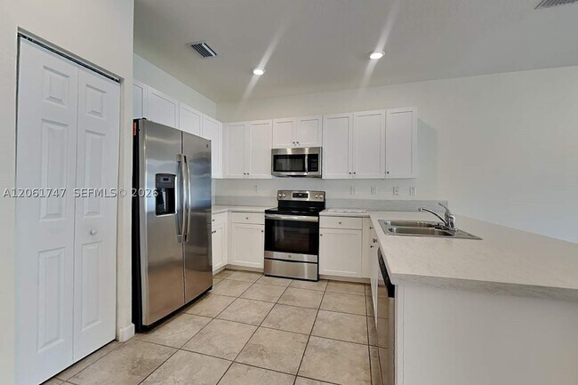 Building Photo - 10554 W 33rd Way