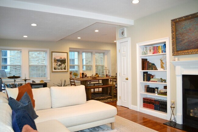 Primary Photo - 42 Robinwood Ave