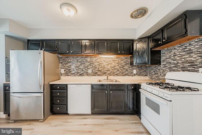 Building Photo - 2610 Hallam Ct