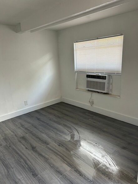 Building Photo - 26 W Polk Ave