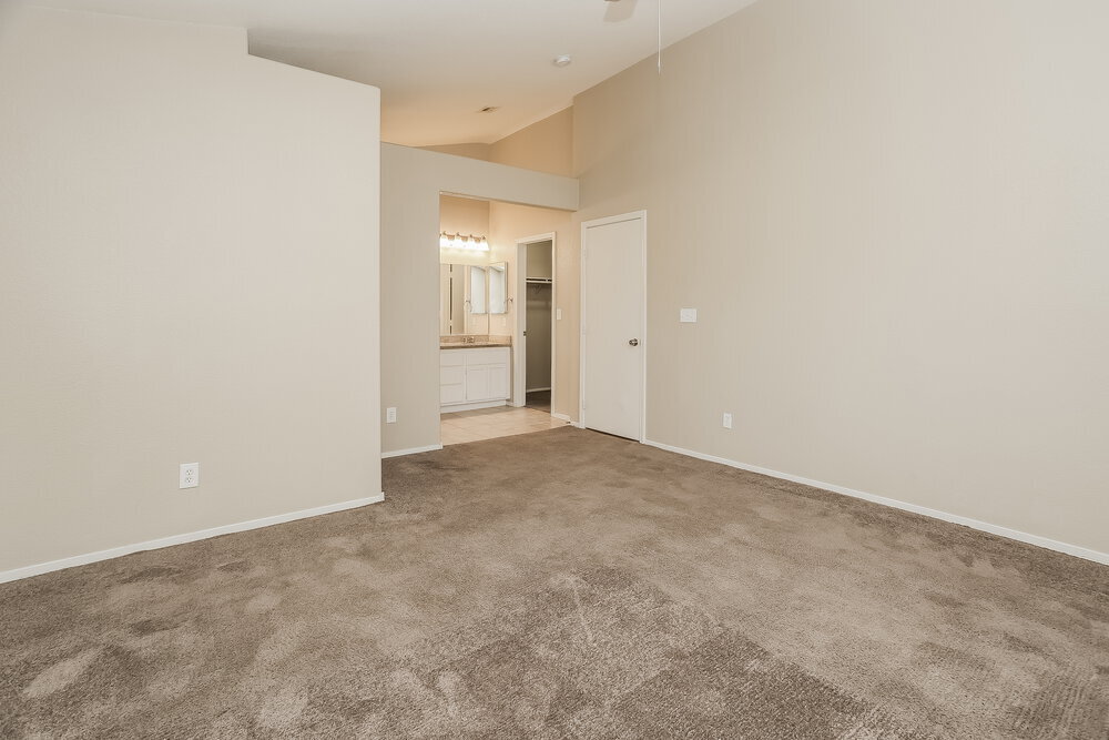 Building Photo - 2103 Point Morada Ave