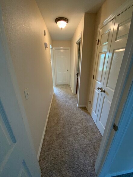 Building Photo - 3605 SW Carriageway Ave