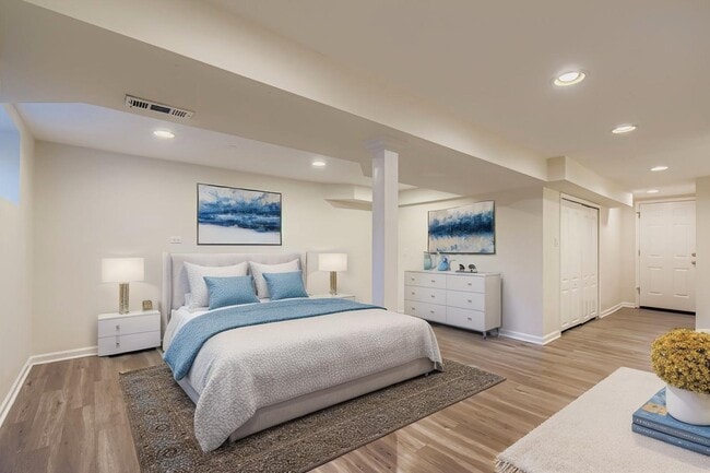 Building Photo - 2700 N Artesian Ave