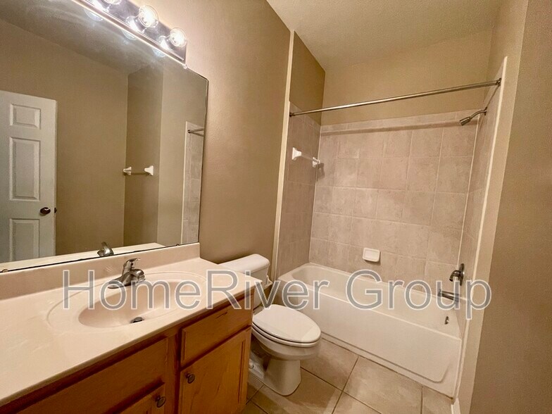 Building Photo - 9502 W Park Village Dr