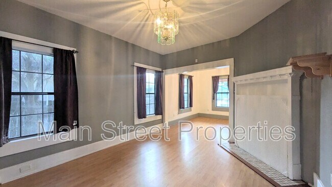 Building Photo - 1014 W Gregory St