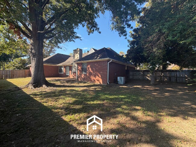 Building Photo - 6351 Oak Walk Ln