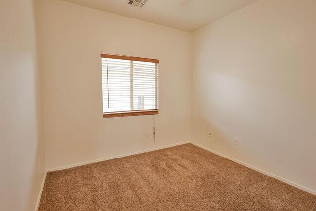 Building Photo - 831 W Calle Valenciana