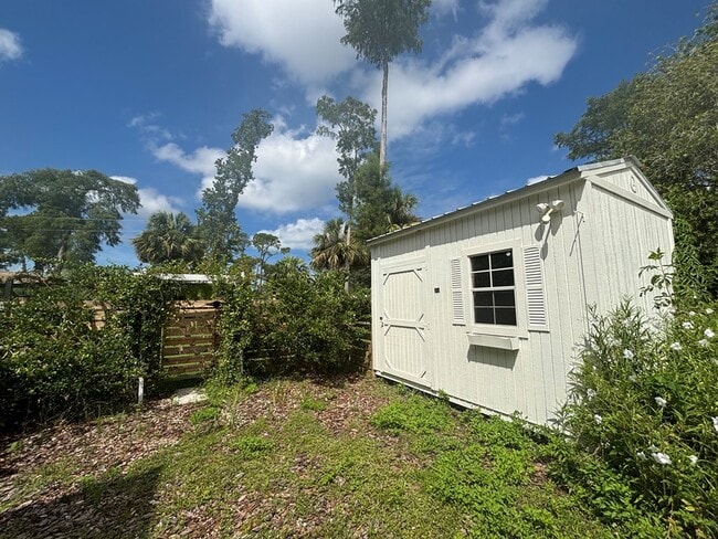 Building Photo - 802 Marvin Ave