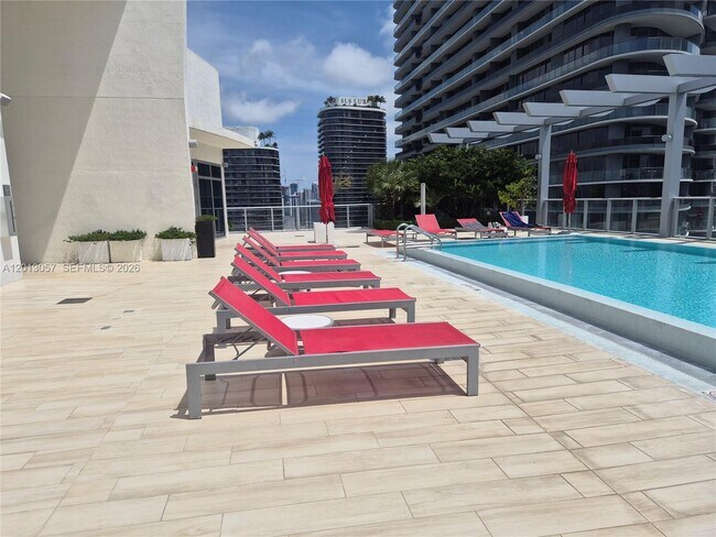 Building Photo - 1100 S Miami Ave