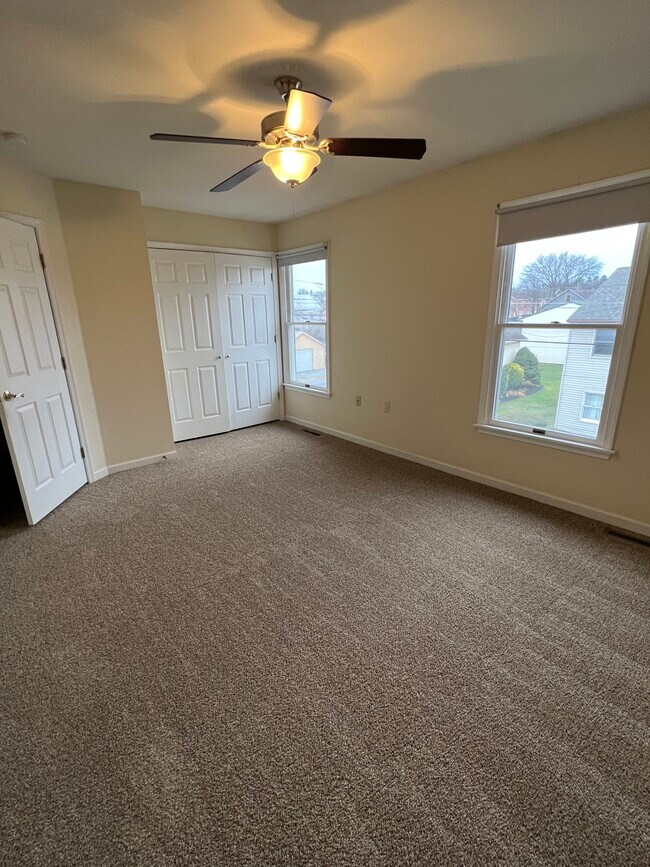 Building Photo - 4 N Locust St