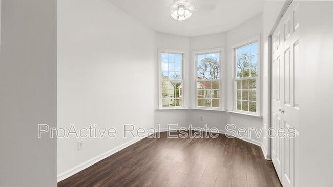 Building Photo - 417 W 30th St