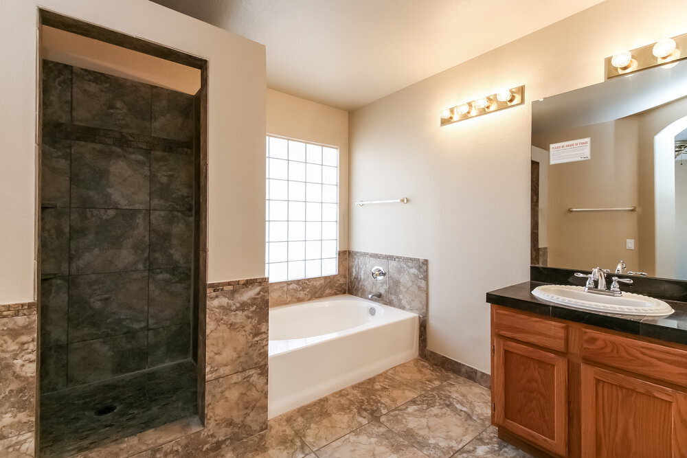 Building Photo - 1370 W Gary Dr