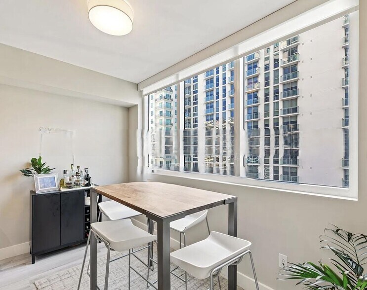 Building Photo - 253 NE 2nd St