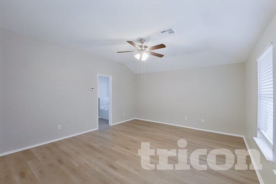 Building Photo - 608 Canyon Pl