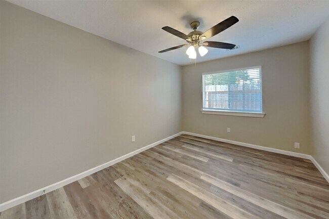 Building Photo - 18811 Sandia Pines Dr