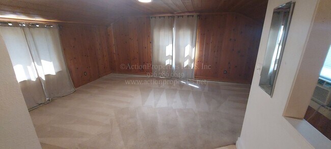 Building Photo - Central Roseville, 1 Bed, 1 Ba, Wall Air, ...