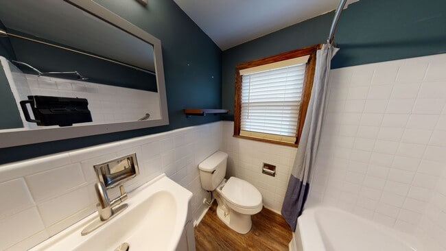 Building Photo - Charming 3-Bedroom, 2-Bath Single-Family H...
