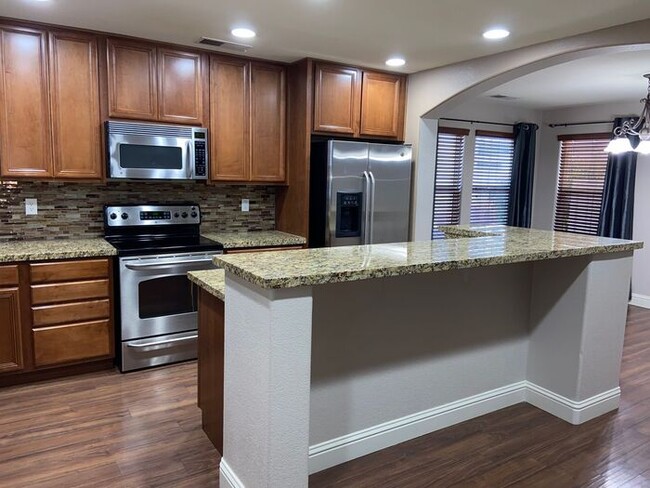 Building Photo - Somersett Reno Home - Walking Trails and t...