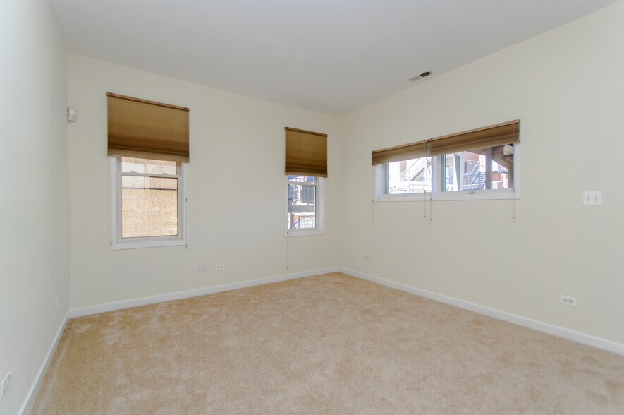 Building Photo - 1344 W Grenshaw St