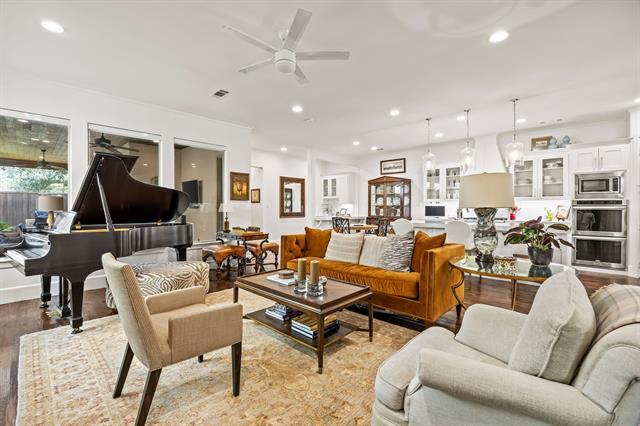 Building Photo - 6432 Del Norte Ln