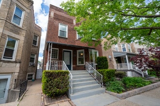 Building Photo - 1460 W Foster Ave