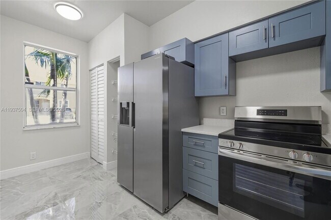 Building Photo - 810 NE 212th Terrace