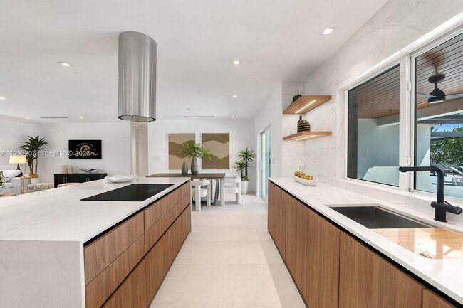 Building Photo - 19721 NE 23rd Ave