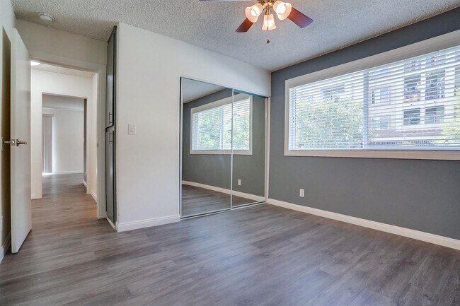 Building Photo - 6117 11th Ave