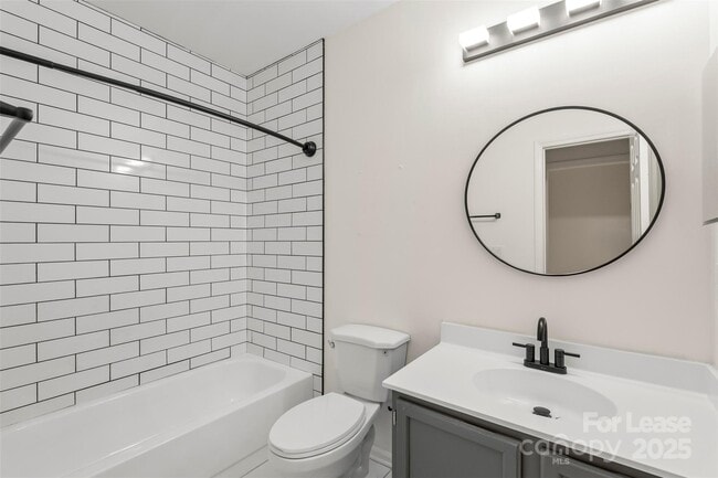 Building Photo - 3220 Selwyn Farms Ln